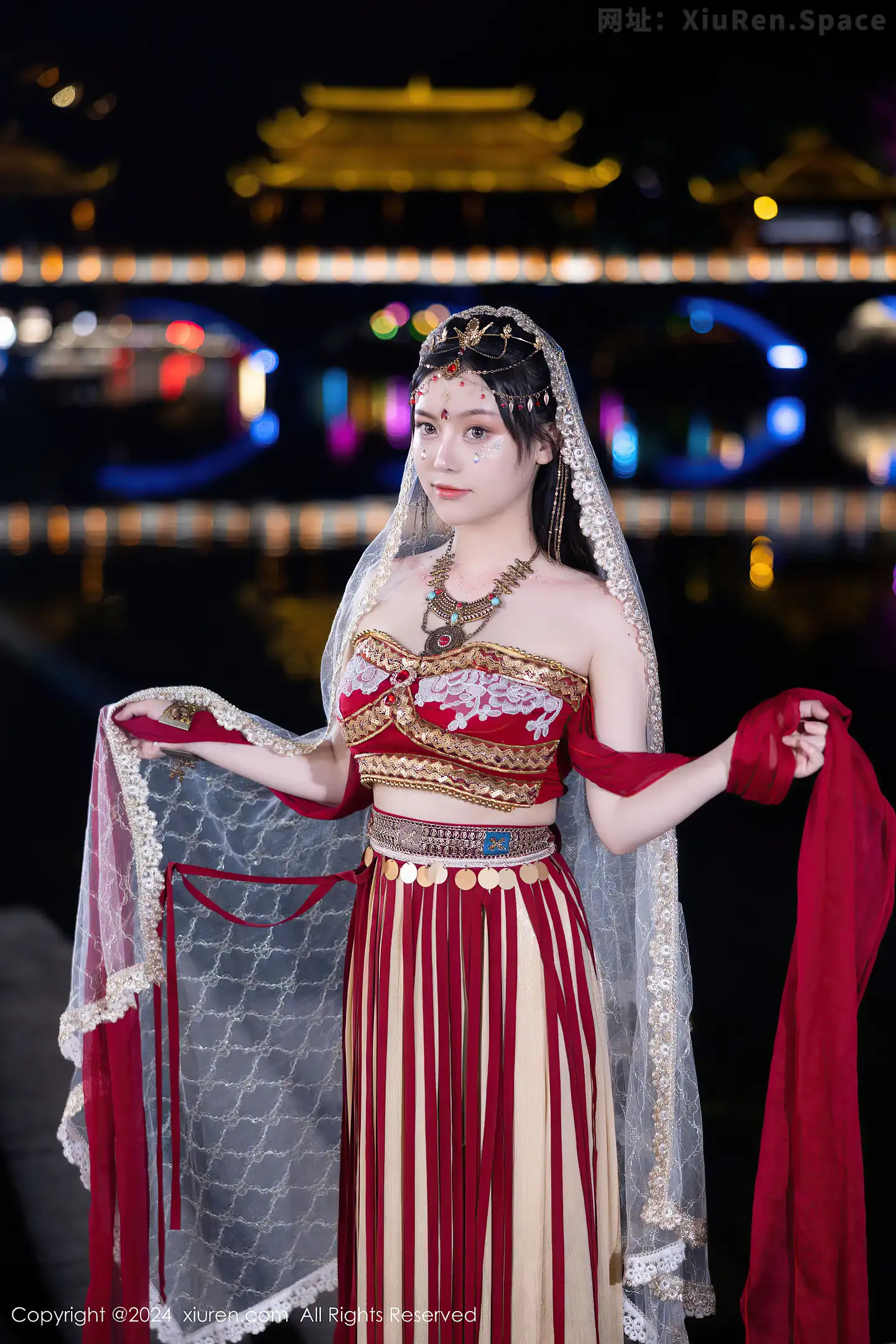 图片[3]-[XiuRen秀人网]VOL.8349 模特豆瓣酱性感红色薄纱西域服饰半脱秀丰腴身材撩人诱惑写真82P-秀人网官方网站